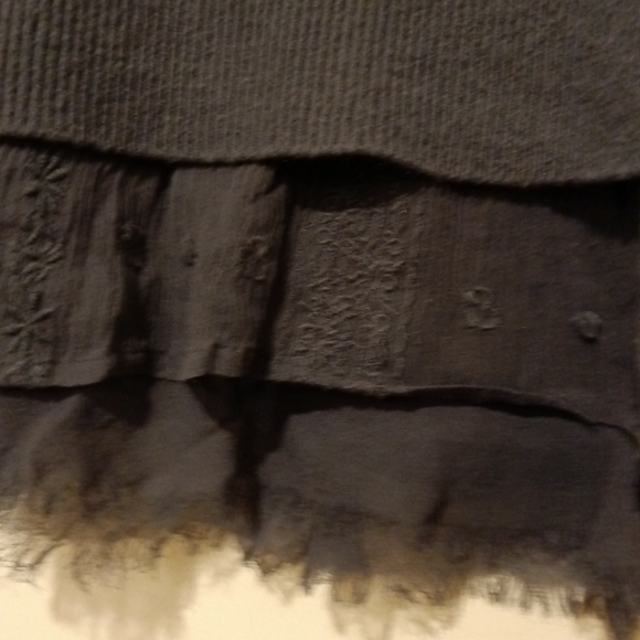 Cashmere Garnet Hill Crew Neck Lace Hem Sweater Size Medium - Picture 4 of 9